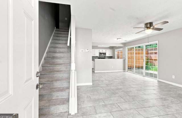 5557 Clover Rise Lane Gallery 4