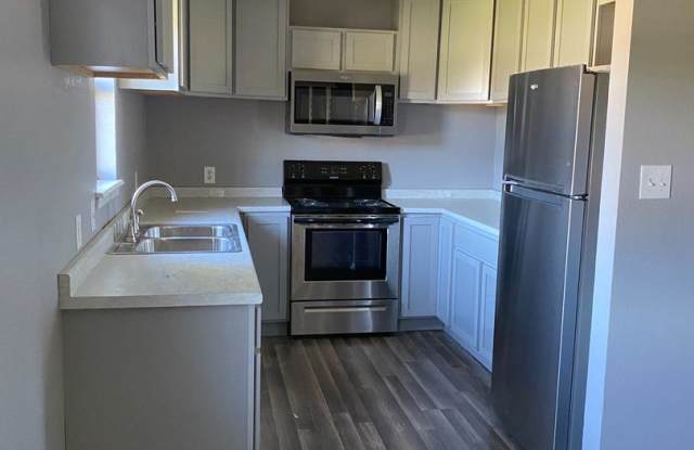 514 W J St #B photos photos