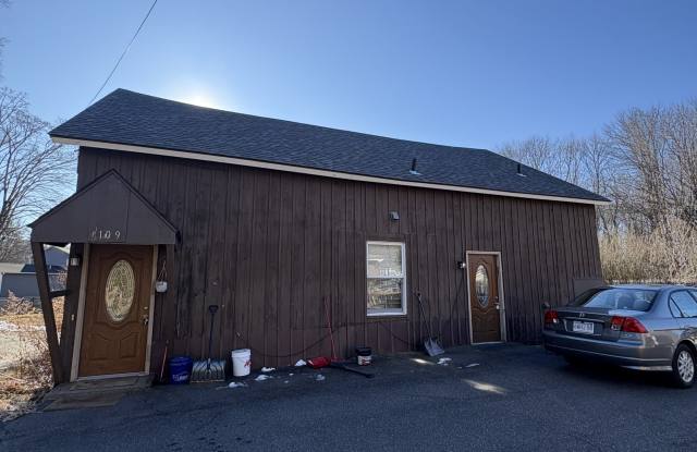 109 Pelham Road - 109 Pelham Road, Hampshire County, MA 01002