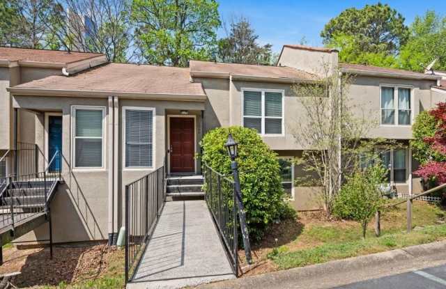 1744 Woodcliff Place NE photos photos