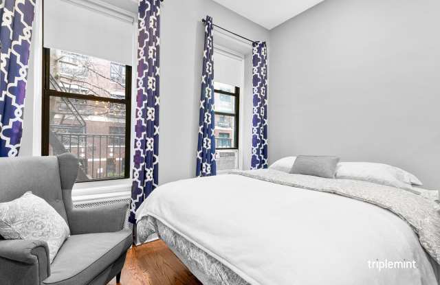173 East 74th Street Gallery 3