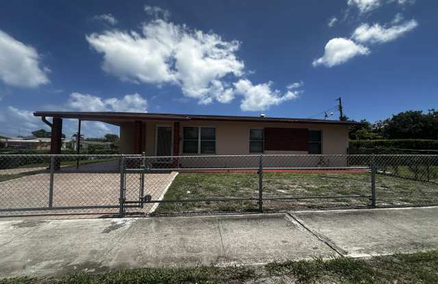 3500 Lake Avenue photos photos