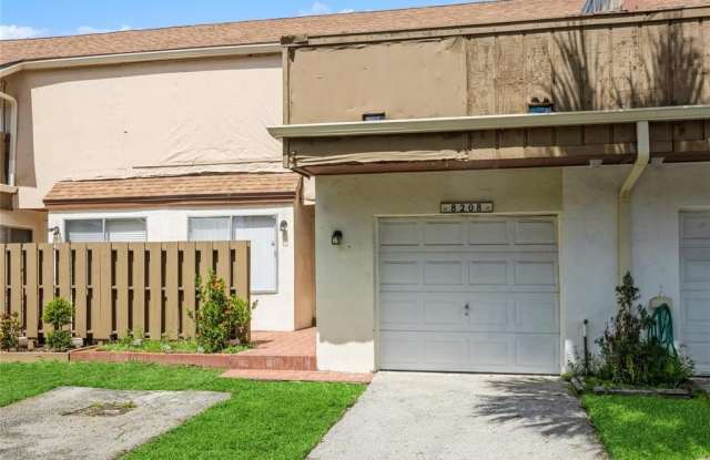 8208 NW 8th Pl photos photos