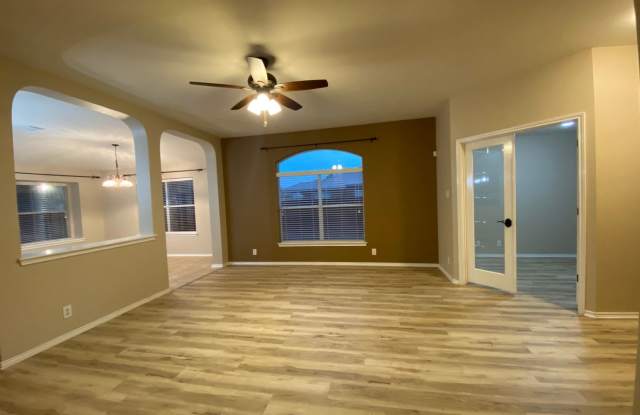 MIRAMAR Gallery 4