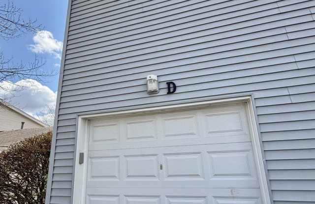 330 Hampton Court photos photos