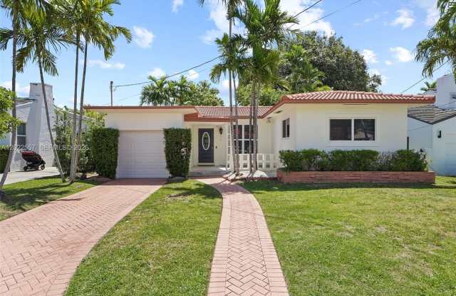 8927 Carlyle Ave photos photos