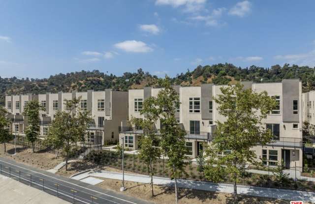 1805 W Bankside Way photos photos