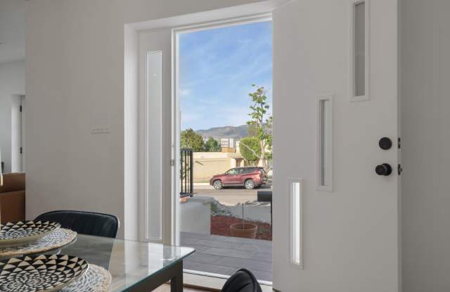 219 Solano Drive SE Gallery 3