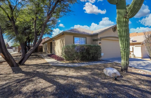 9108 East Muleshoe Street Gallery 2