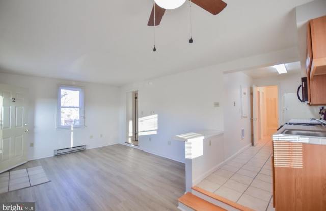 203 W JOHN STREET - 203 West John Street, Martinsburg, WV 25401