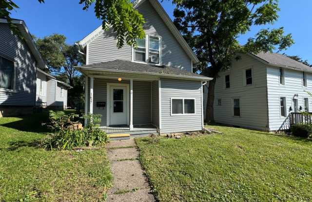 Coming Soon! 4 Bedroom Moline Rental, Pet Friendly photos photos