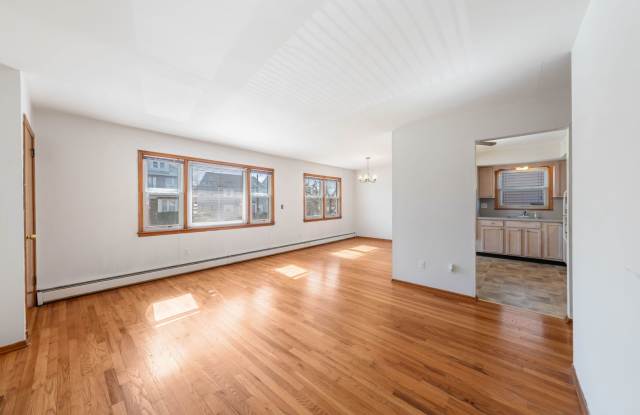 Large 3 Bedroom Apt + Private Office Space photos photos