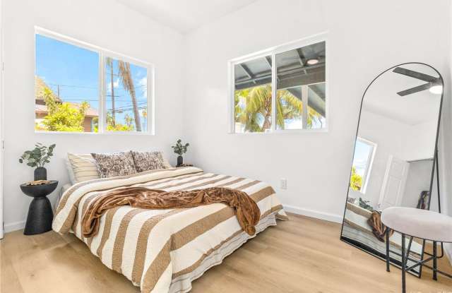 Renovated Coastal Home Across from the Beach – Maili, Oahu Gallery 4