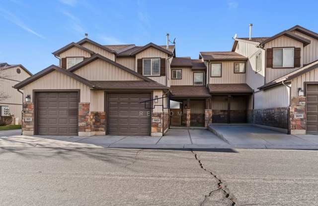 Well-Maintained North Ogden 3-Bedroom Townhome - 1613 North 450 East, North Ogden, UT 84404