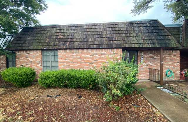 Spacious 2 bedroom 2 bath Townhome near Goodfellow base! photos photos