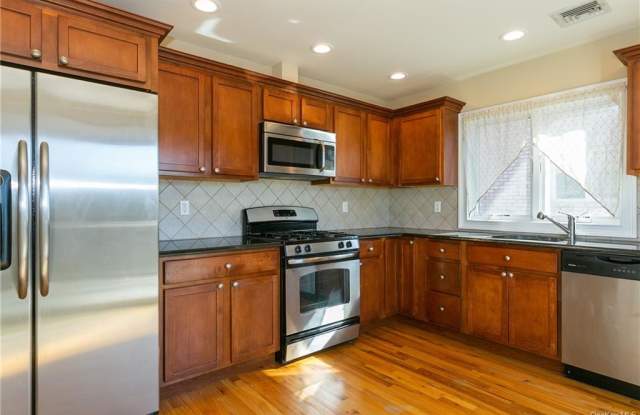 89 Wickes Ave- Right Side Gallery 4