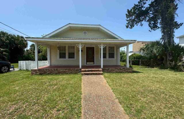 320 W Zarragossa St - 320 West Zarragossa Street, Pensacola, FL 32502