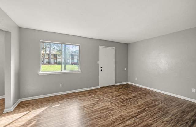 2 bed/ 1 bath Apartment in Prime Tallahassee Location photos photos