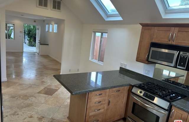 2454 Penmar - 2454 Penmar Avenue, Los Angeles, CA 90291