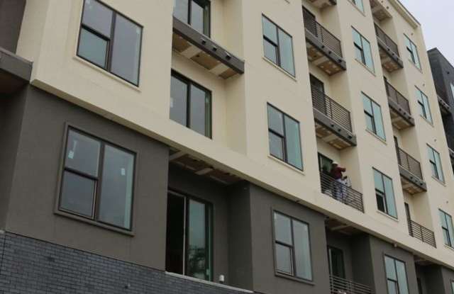 1300 W 5th St photos photos