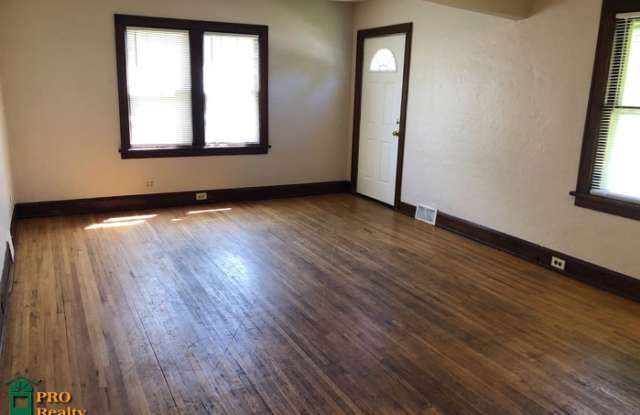 4001 Bryant Avenue North Gallery 4