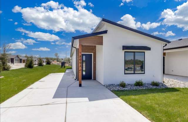 Beautiful Three Bedroom, Two Bathroom photos photos
