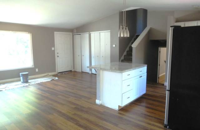 UNR friendly 4 Bedroom , 3 Bath Home Gallery 4