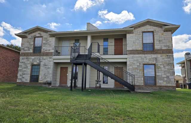 Midway ISD 4-plex Unit - 10017 Amber Circle, Waco, TX 76712