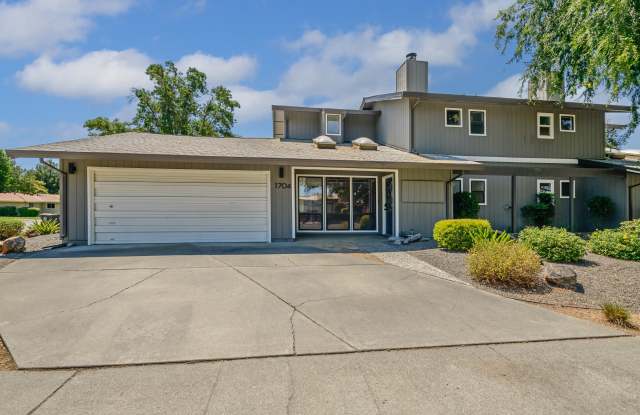 1704 Humboldt Ave - 1704 Humboldt Avenue, Davis, CA 95616