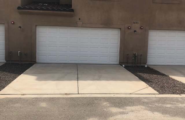 Fully Furnished- Eldorado Town Home photos photos