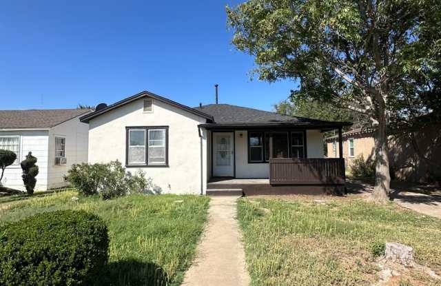 Spacious 3 Bed Home! Convenient Location! HUD Okay! - 2208 Axtell Street, Clovis, NM 88101