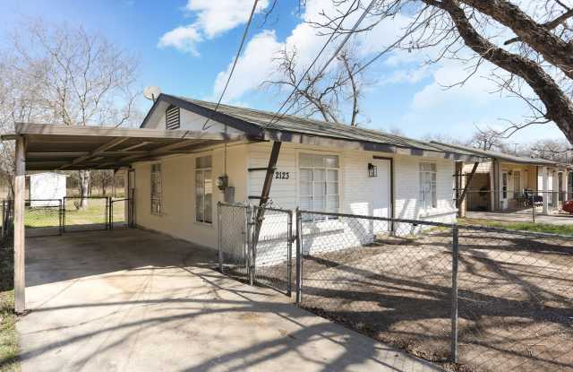 UPDATED 2-BEDROOM HOME IN WHEATLEY HEIGHTS photos photos