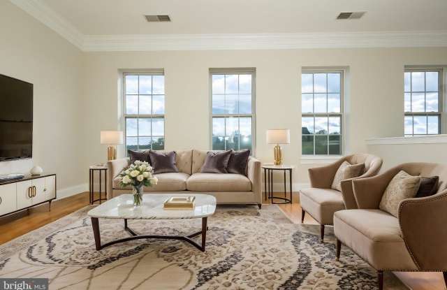 584 ORCHARD RIDGE Drive Gallery 4