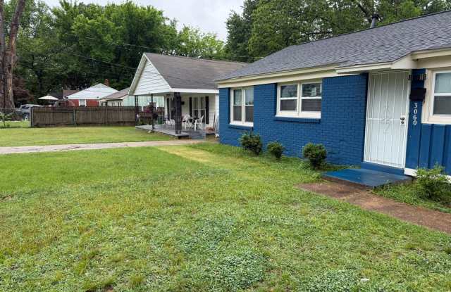 3 BR/1BA | Newly Renovated Cottage| Cove security system| Fully fenced backyard photos photos