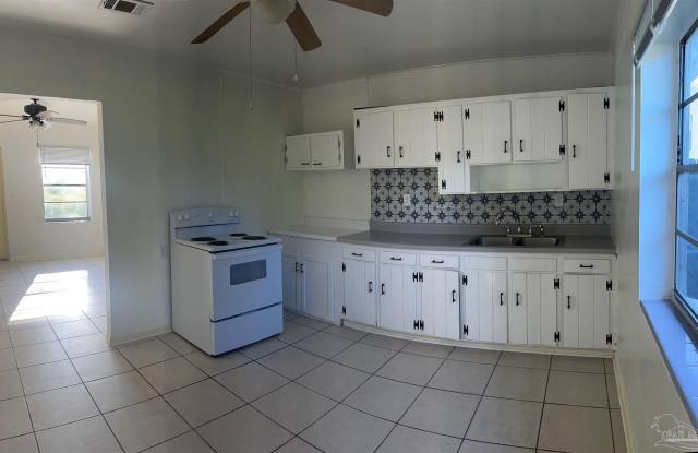 2609 W Gadsden St - 2609 West Gadsden Street, West Pensacola, FL 32505