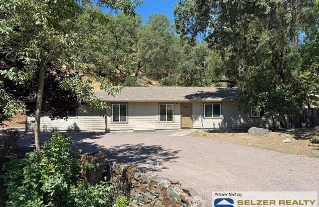 Newly renovated 3 bd. home set amongst the vineyards - very nice! photos photos