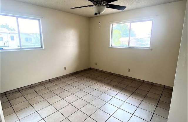 Large 4 Bedroom home with Garage and Enclosed backyard photos photos