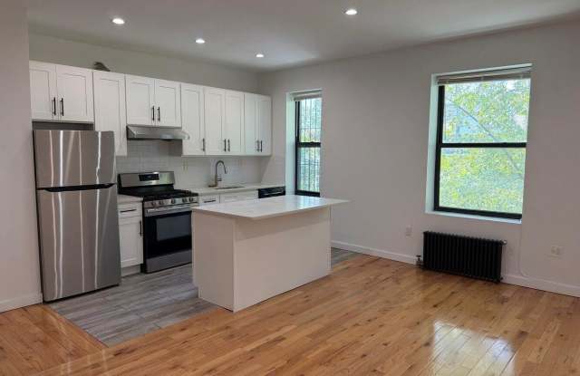 906 GERARD Avenue Gallery 2