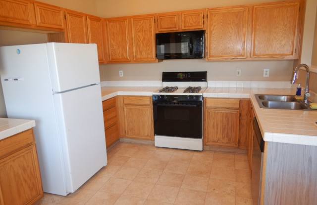 Cute 4 bedroom home in Silver Shores Gallery 4