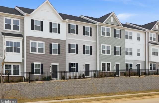 1262 RED CLOVER LN - 1262 Red Clover Lane, Ranson, WV 25438