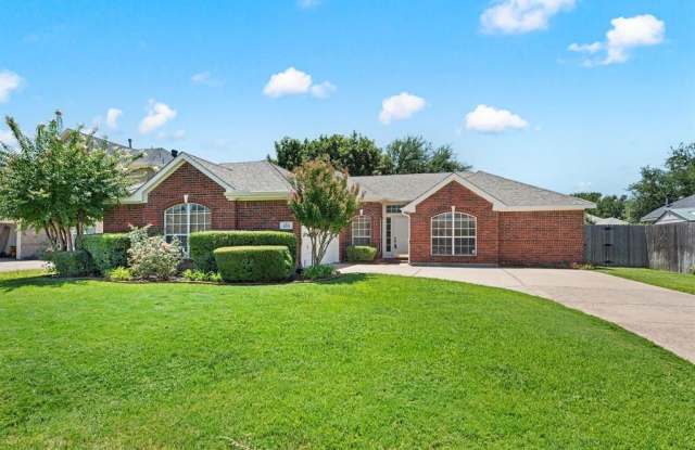 303 Village Trail - 303 Village Trl, Trophy Club, TX 76262