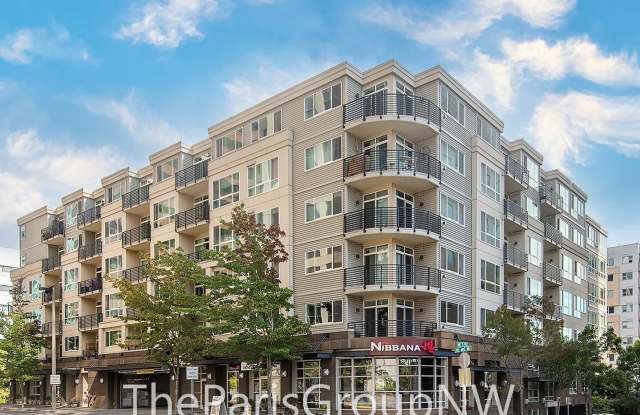 Downtown Bellevue 1BR+Full Den * Quiet Courtyard  HUGE Patio - 300 110th Avenue Northeast, Bellevue, WA 98004