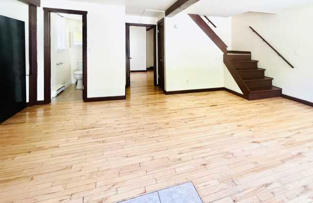 3 Bed, 1.5 Bath (329 North Street) Gallery 1
