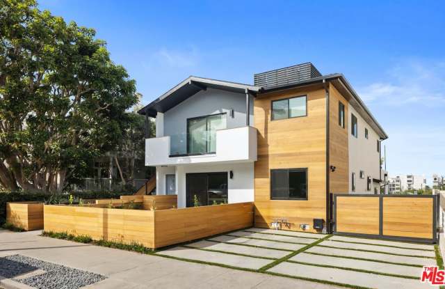 2918 3rd St - 2918 3rd Street, Santa Monica, CA 90405