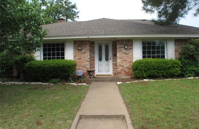 1614 Cresthaven Drive - 1614 Cresthaven Drive, Pantego, TX 76013