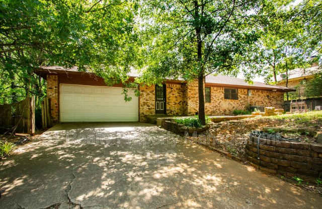 3001 Jennifer Ave photos photos