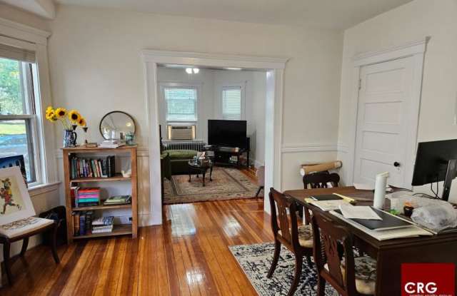6 Edwin St. Gallery 2