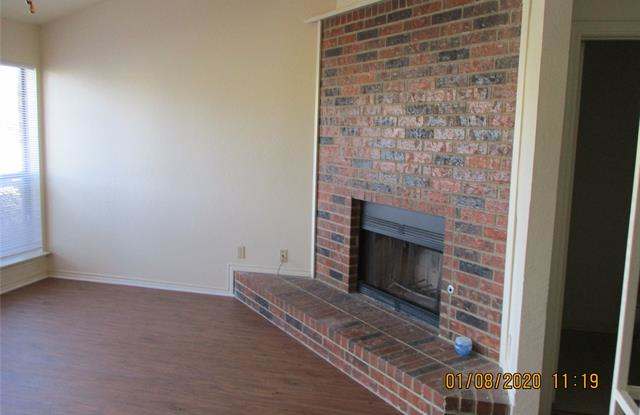 902 Meadow Circle N Gallery 4