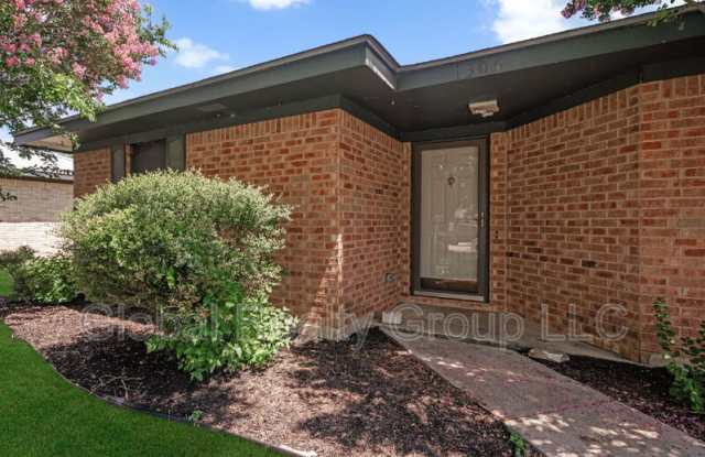 306 Meadow Dr Gallery 2