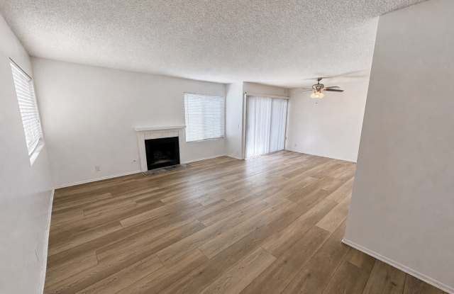 Ralston Village Townhome- Great Amenities! Gallery 3